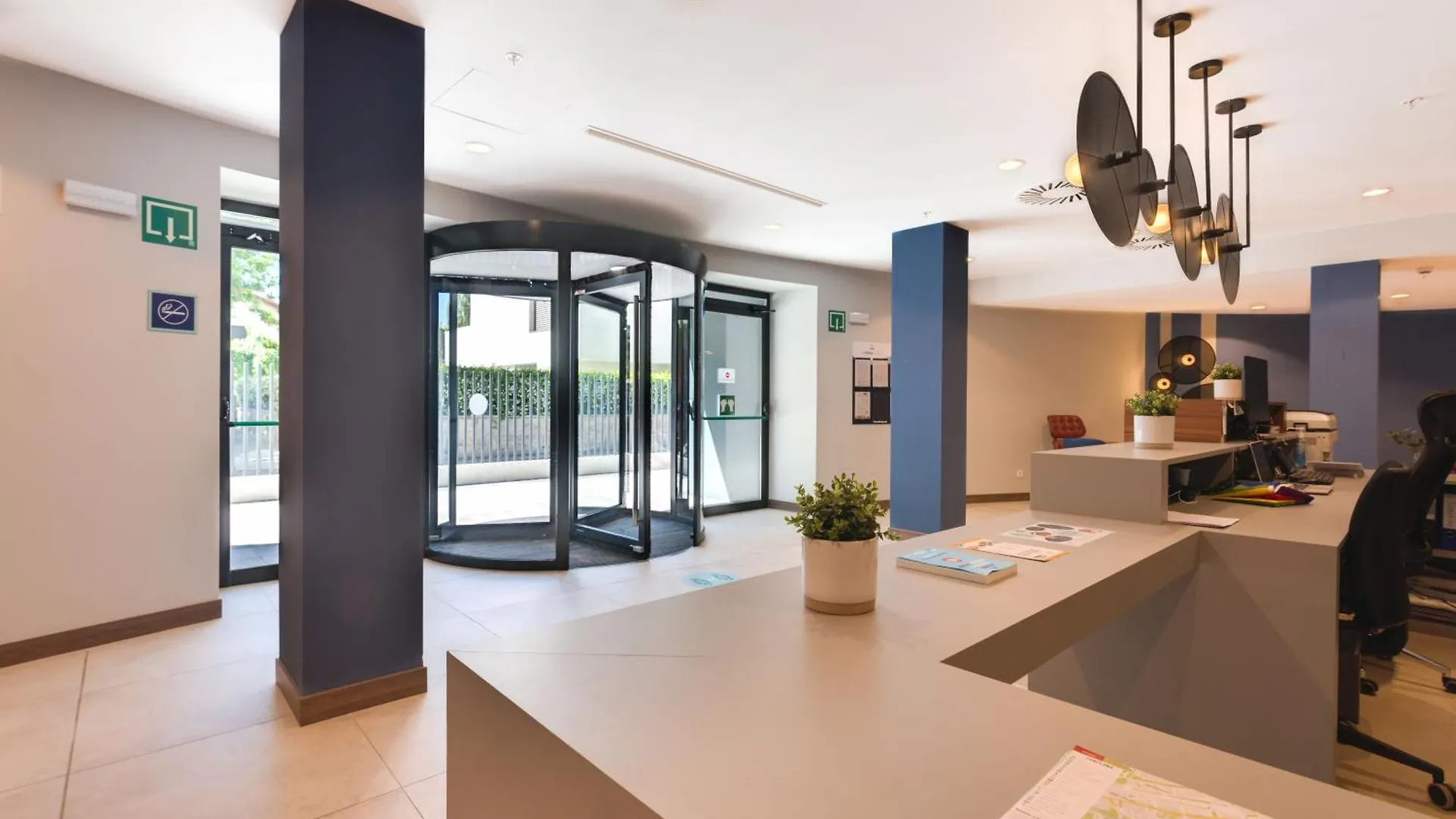 Livensa Living Pamplona Hostel 0*,